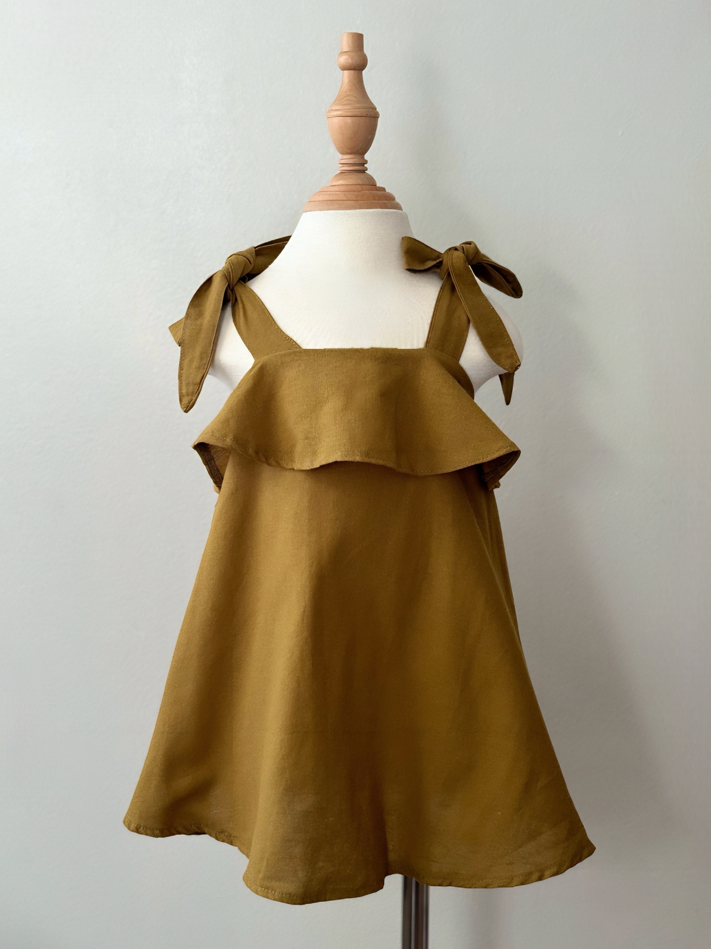 Nathalie Linen Top in Olive Green