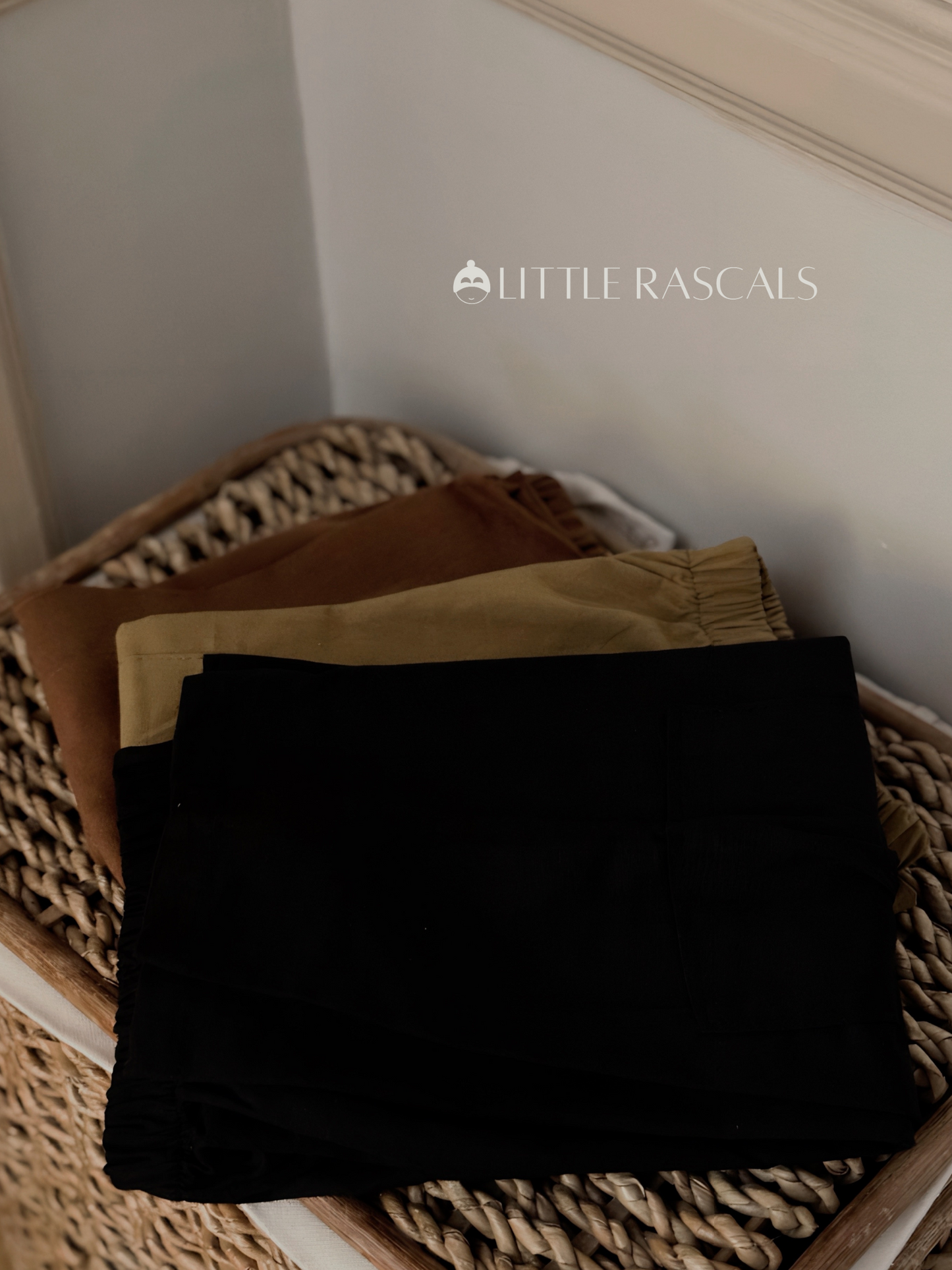 Erick Wide Leg Linen Pants in Black