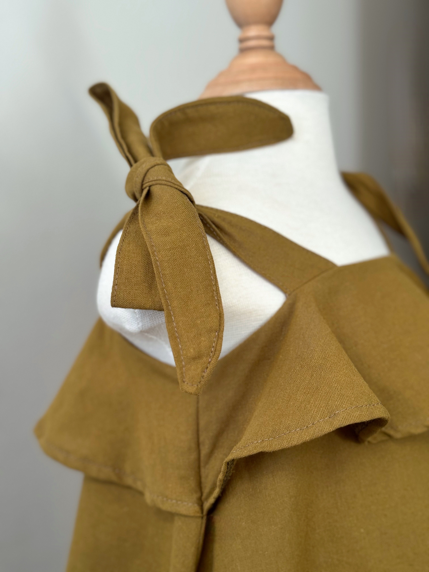 Nathalie Linen Top in Olive Green