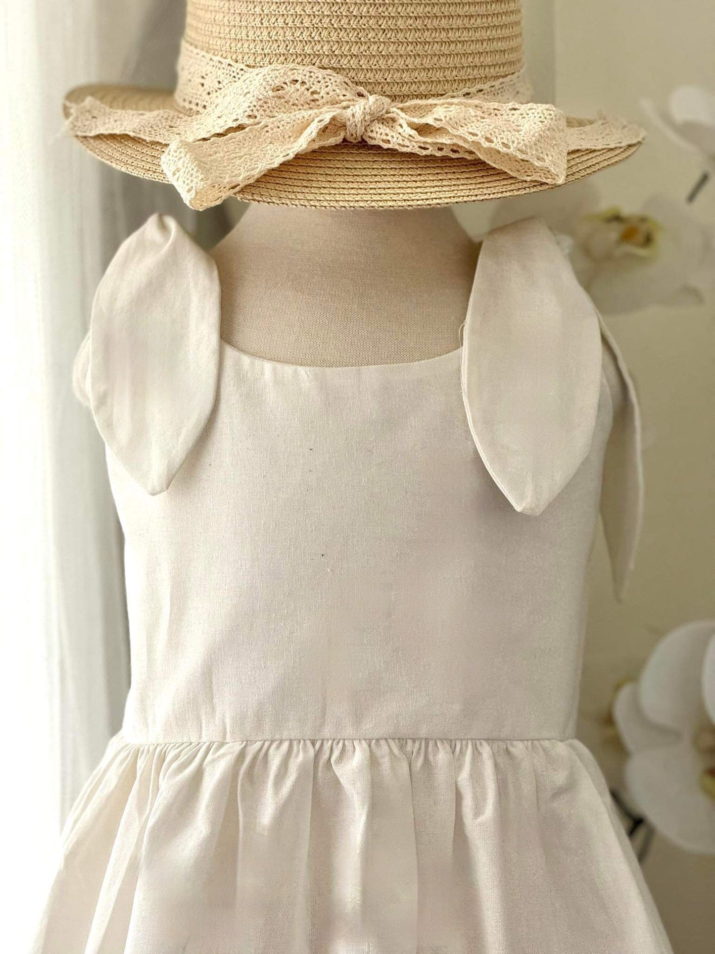 Elisa Dress in white