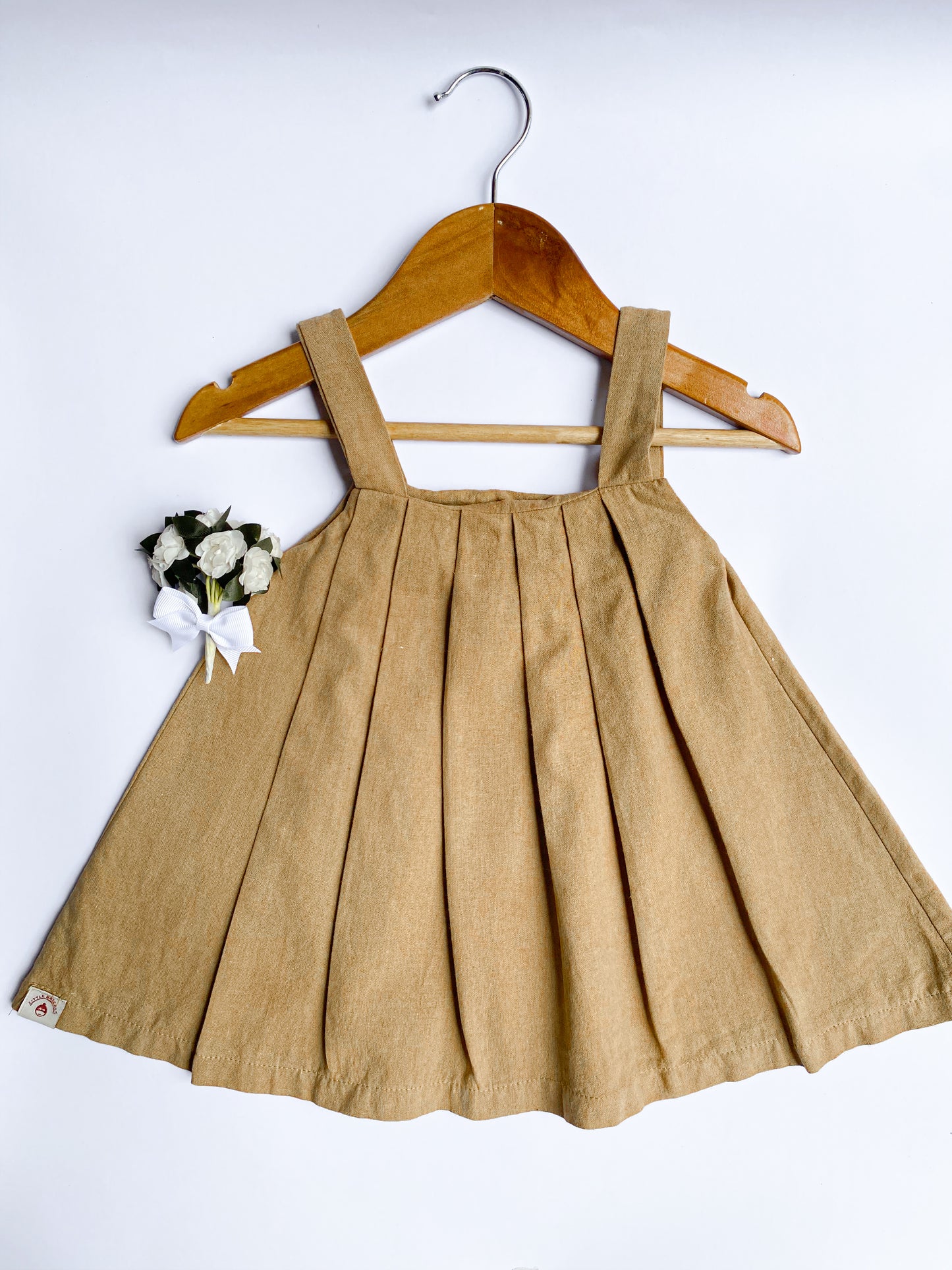 Diane Linen Plitz Dress in Mocha