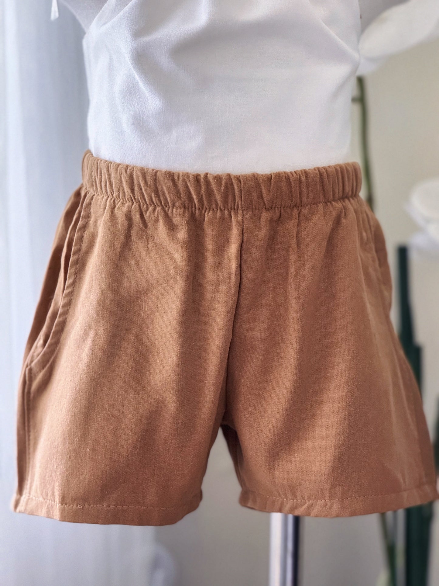 Ericka Linen Shorts in Mocha