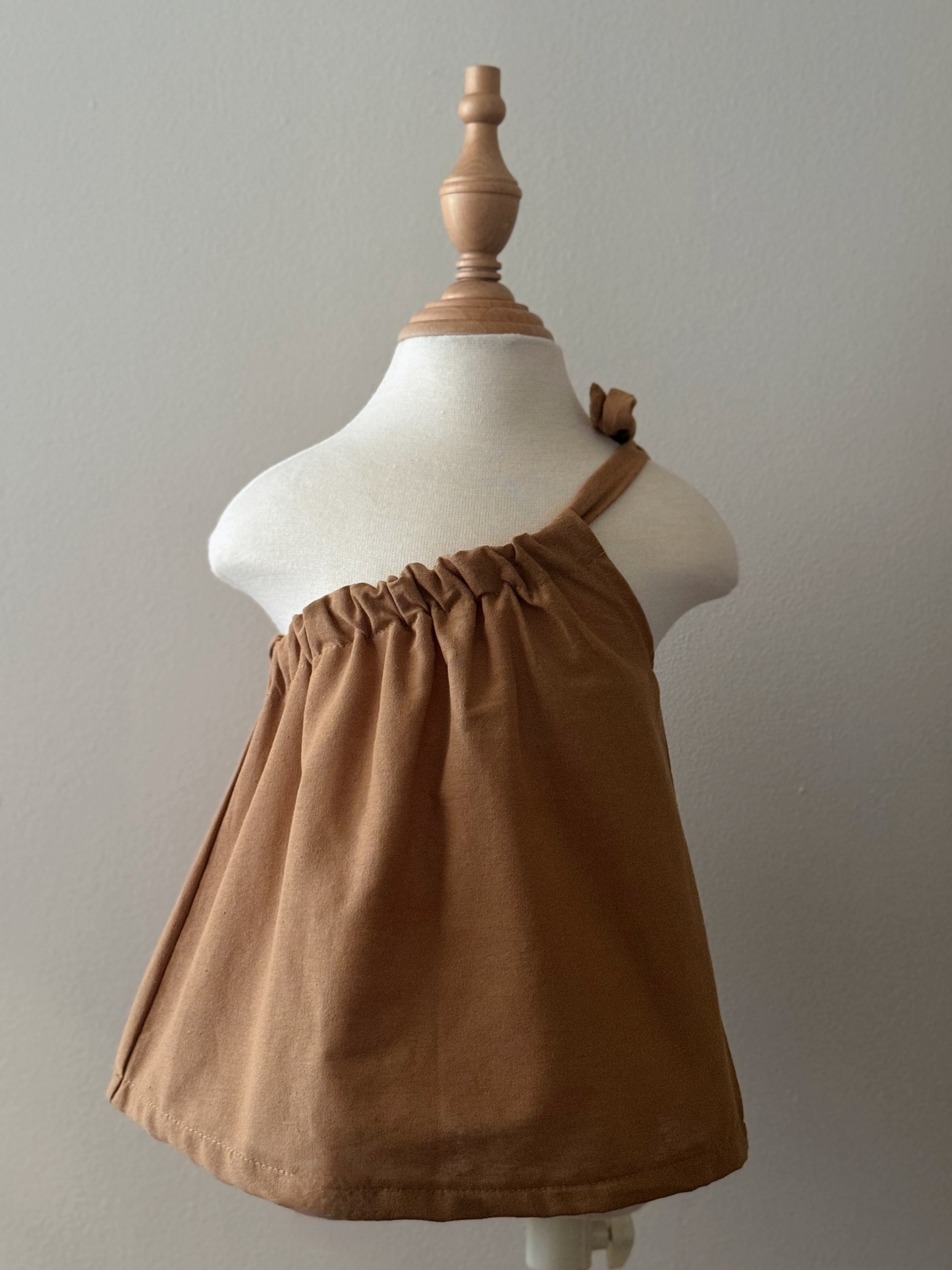 Amelia Linen Top in Mocha