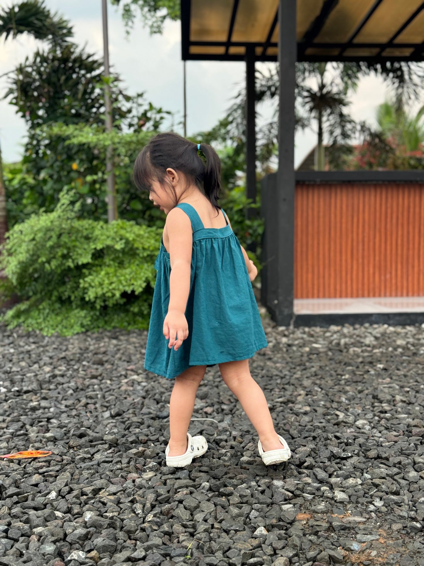 Amarah Linen Dress in Emerald Green