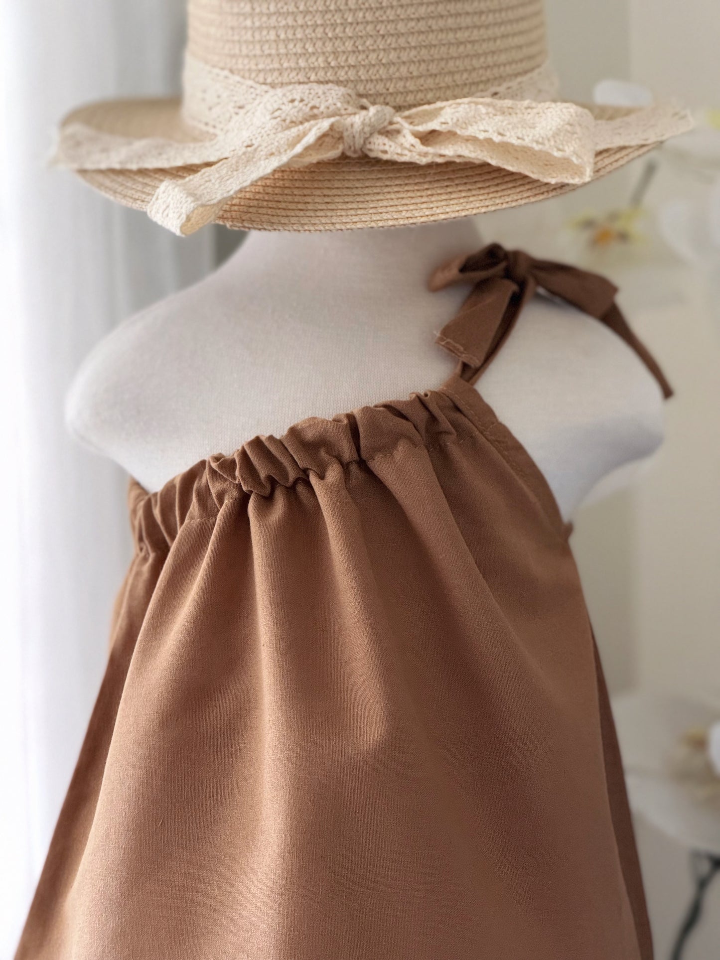 Amelia Linen Top in Mocha