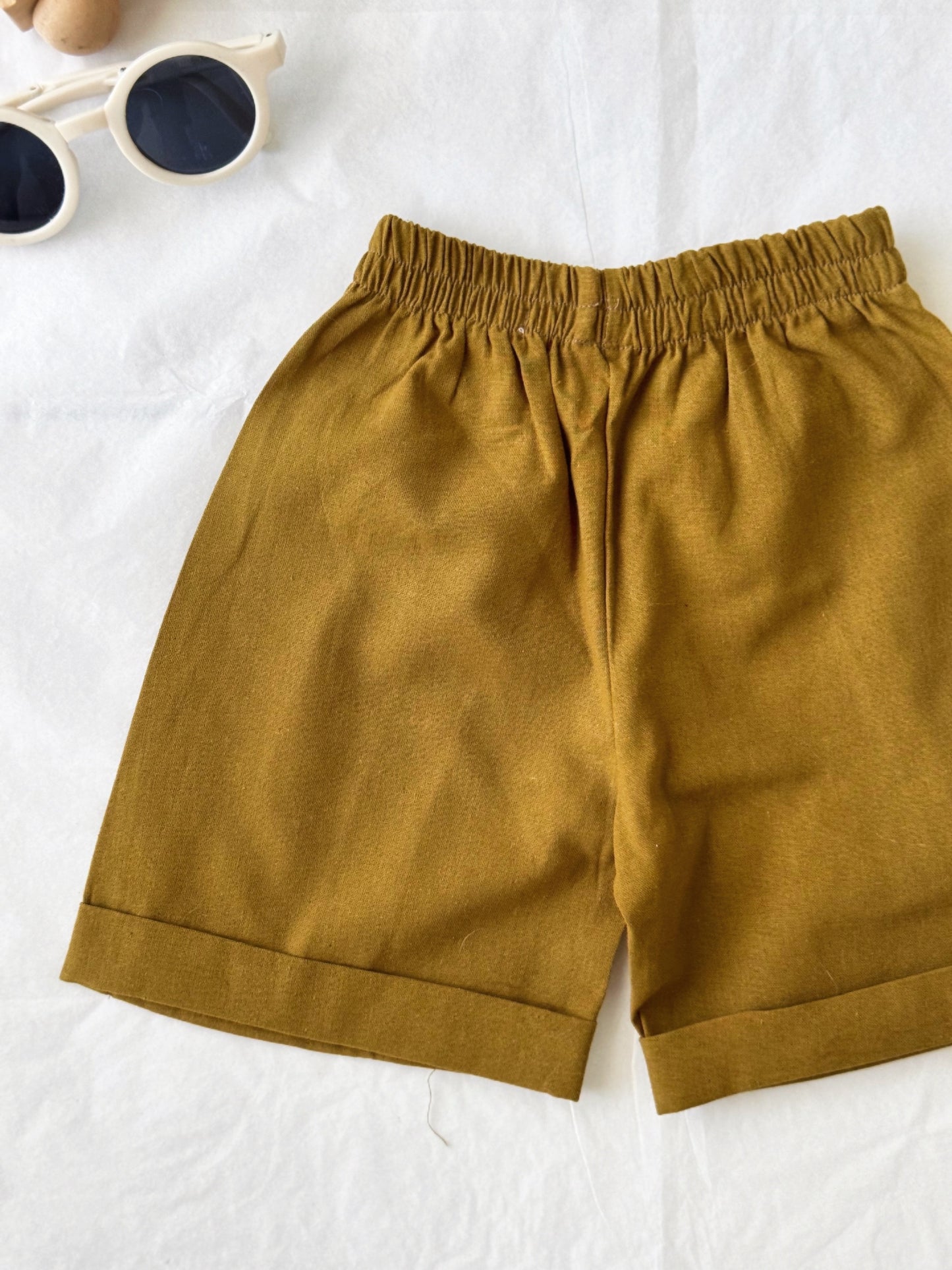 John Linen Shorts in Olive Green