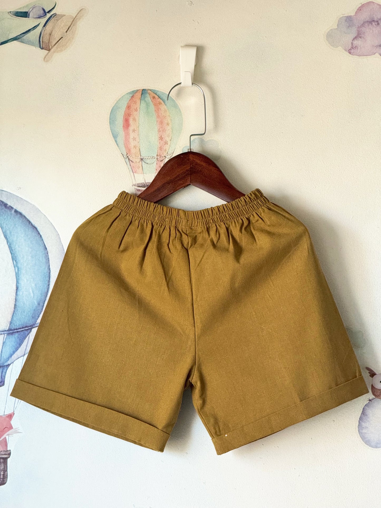 John Linen Shorts in Olive Green