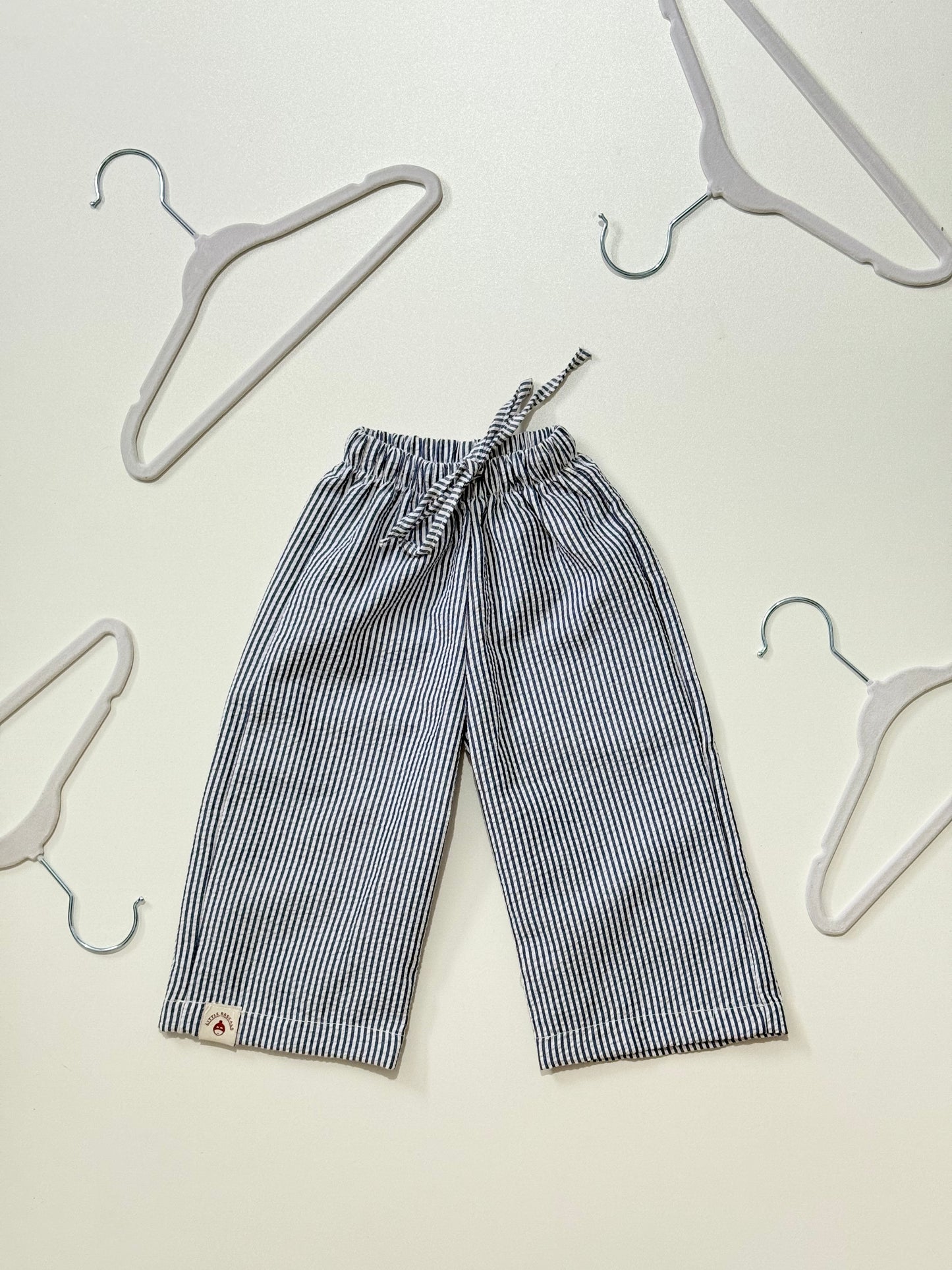 Taylor Seer Sucker Pants in Grey