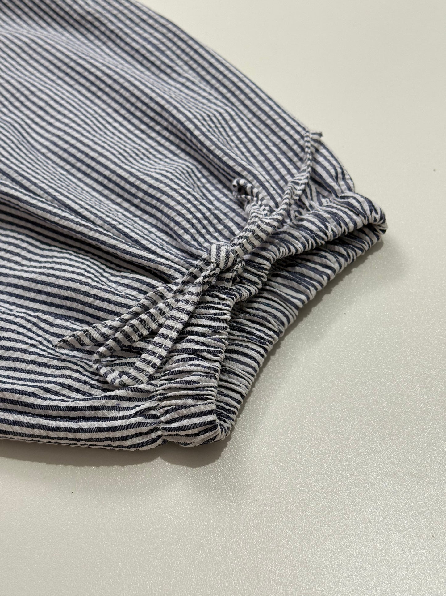 Taylor Seer Sucker Pants in Grey