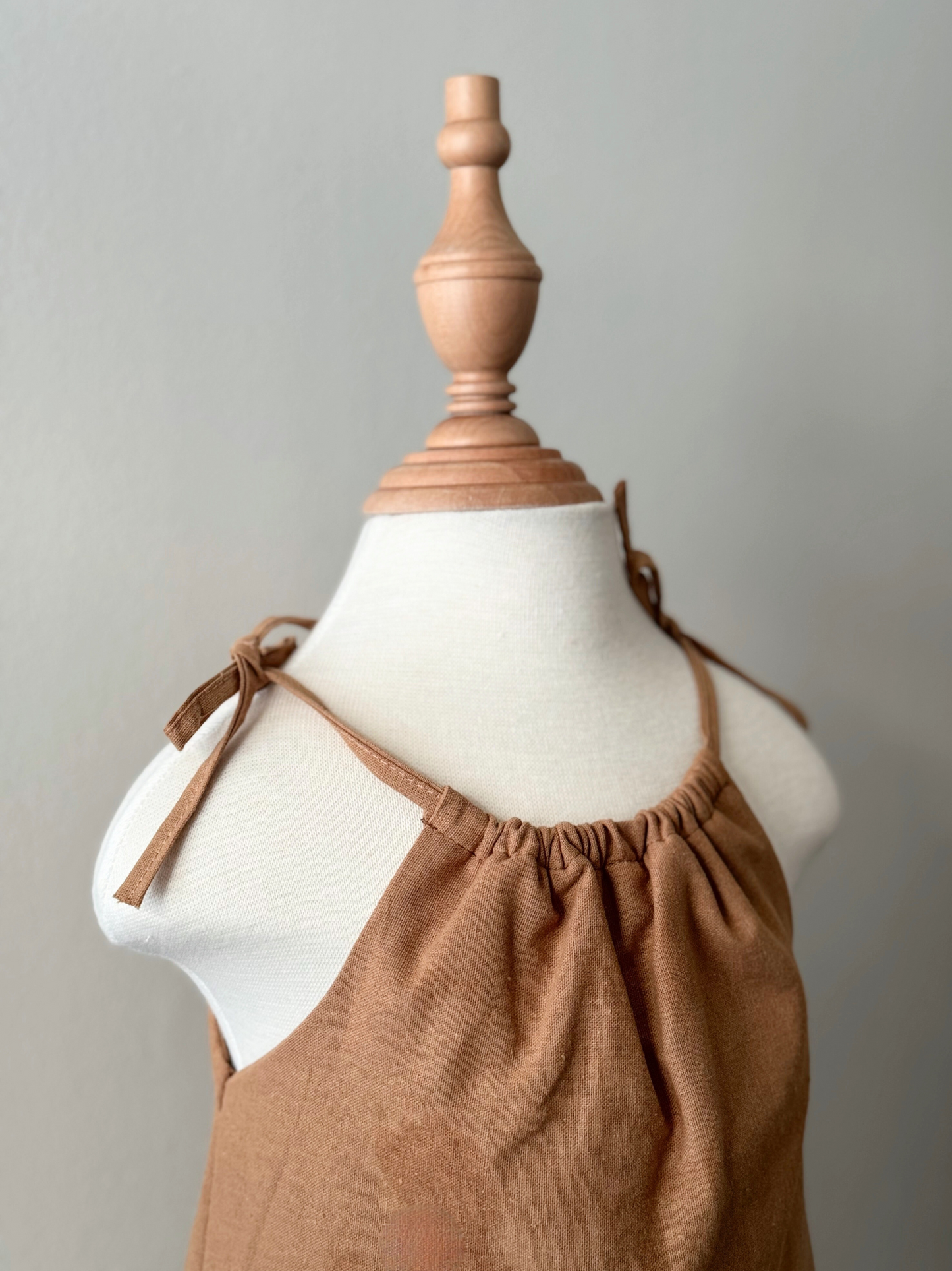 Ericka Linen Set in Mocha